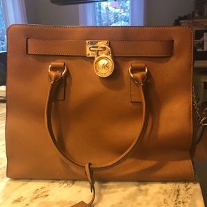 Michael Kors Hamilton Saffiano Eastwest Handbag